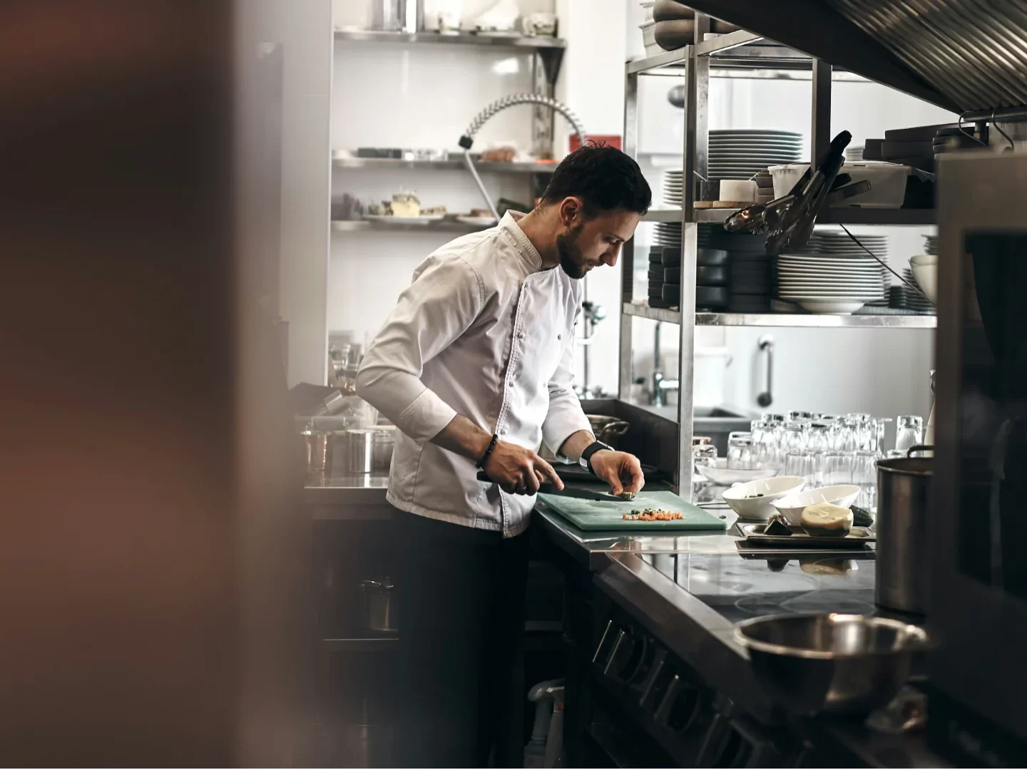 Průzkum OysterLink pojmenoval smrtící spirálu gastronomie. Lidé odcházejí, protože jich je málo