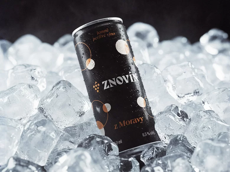 Znovín Znojmo zkouší plechovky a snižuje alkohol. Tradiční vinařství cílí na střízlivější generaci
